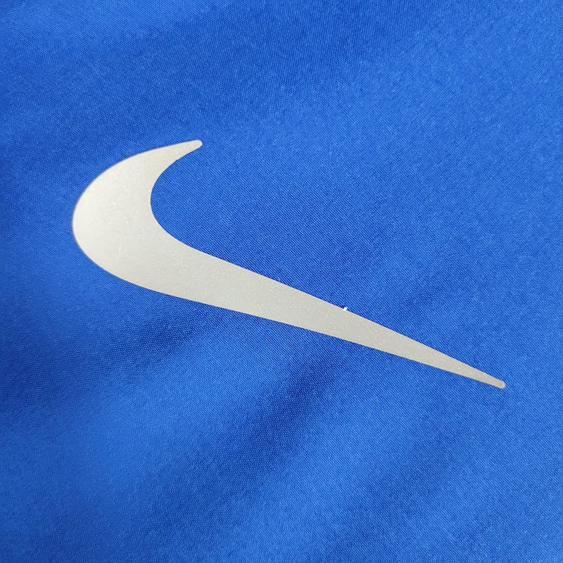 Nome do Produto: Corta Vento Nike Essential HD Azul Produto: Corta Vento  Cores: Azul Marca: Nike Categoria: Corta Vento - Nike Gênero: Unissex |Frete Grátis para todo Brasil | Farda de Boleiro