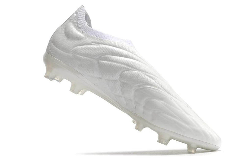 Adquira a nova Chuteira da Adidas Copa Pure+ Branca "Pearlized Pack" na Farda de Boleiro, a Nova Copa Pure+ garante Controle de Bola e muito conforto