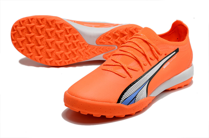 Tenha muito mais AGILIDADE com a Puma Ultra Ultimate Society Laranja "Supercharge Pack" na Farda de Boleiro, Garanta a qualidade de Jogadores Elite!