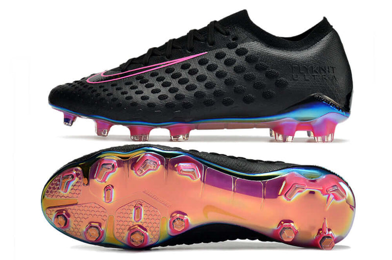 A novíssima Phantom Ultra Venom Elite FG Preta e Rosa , a chuteira de edição especial que homenageia o modelo clássico Hypervenom e o combina com a série Phantom