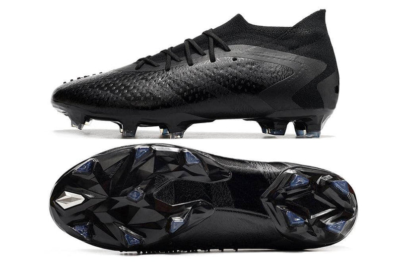 A nova Chuteira da Adidas de Campo Predator Accuracy.1 Preta "Nightstrike Pack" na Farda de Boleiro, Garanta a qualidade de Jogadores Profissionais Elite