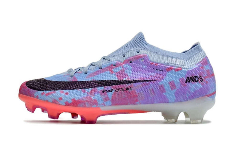 A melhor Chuteira de Velocidade é a Mercurial Vapor, adquira a sua em varias cores e tehha a explosão e velocidade de Jogadores de Elite, só na Farda de Boleiro você Garante FRETE GRÁTIS!