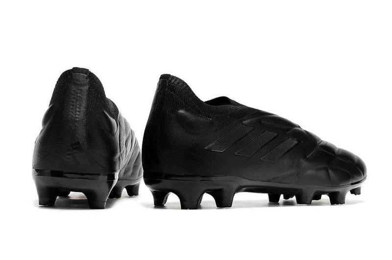 A nova Chuteira da Adidas de Campo Copa Pure+ FG Preta "Nightstrike Pack" na Farda de Boleiro, a Nova Copa Pure+ garante qualidade e muito conforto..